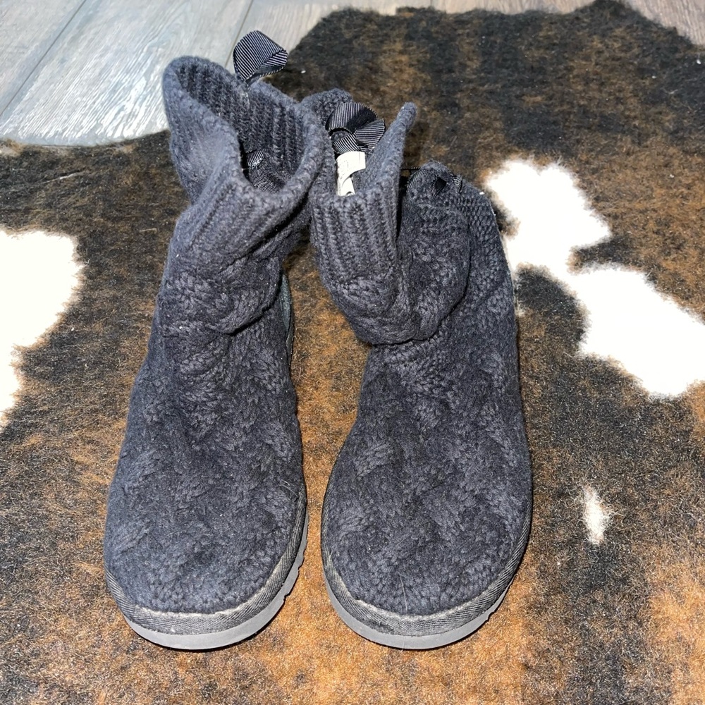 UGG Isla Knit Boots